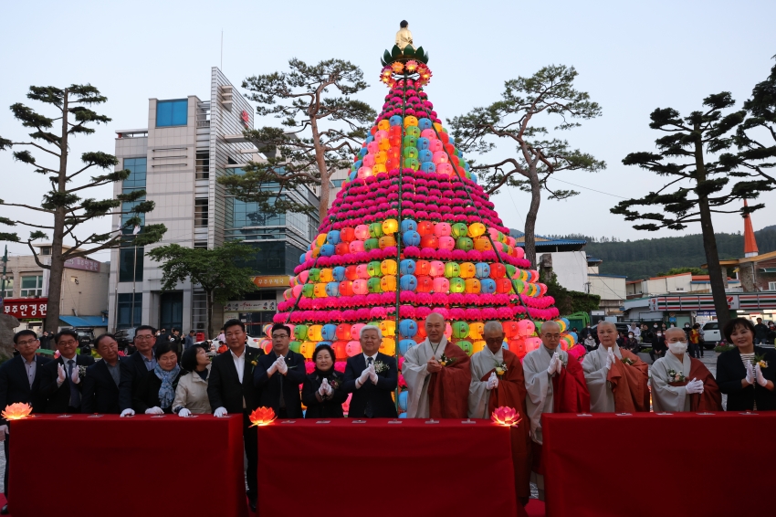 불기2567년 부처님오신날 기념 봉축연등탑 점등식
